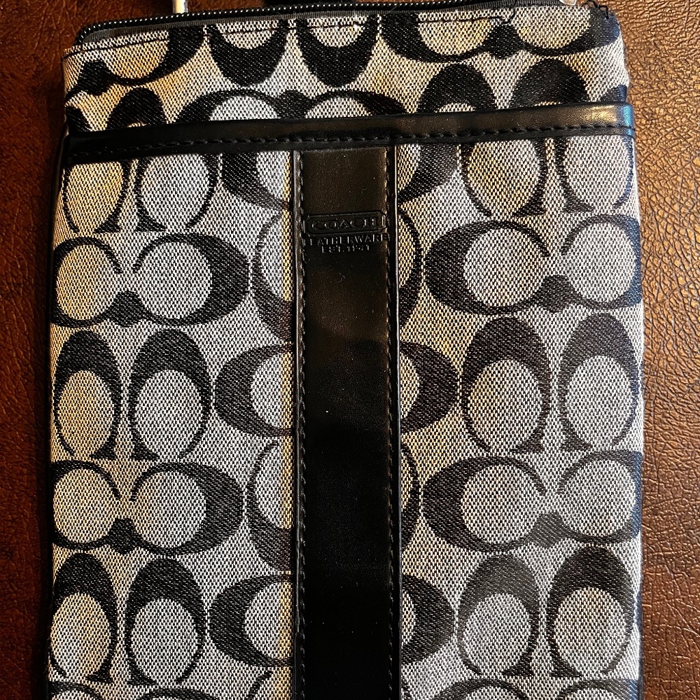 Coach Signature Crossbody Dark Brown Bag Front Pocket Coach Crossbody